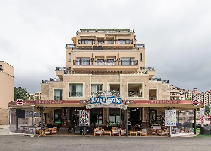 Boutique Holiday Golden Sands