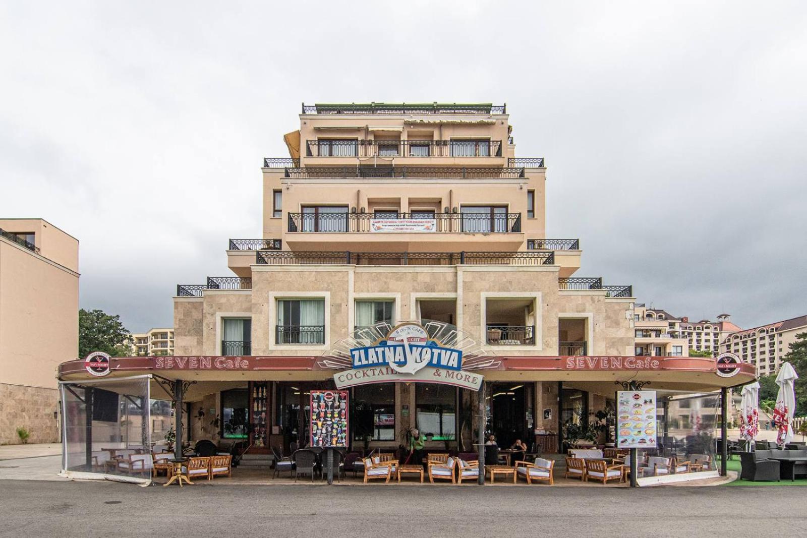 Boutique Golden Sands *